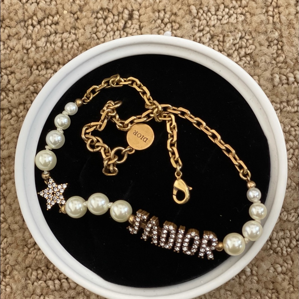 Pearl crystal fashion necklace